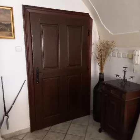 U Jarosu Lägenhet *